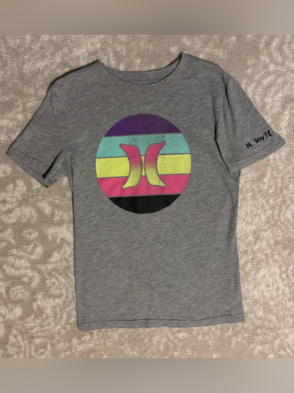 Hurley Kids Gray Graphic Tee with Multicolor Striped Circle Logo - Size Small
